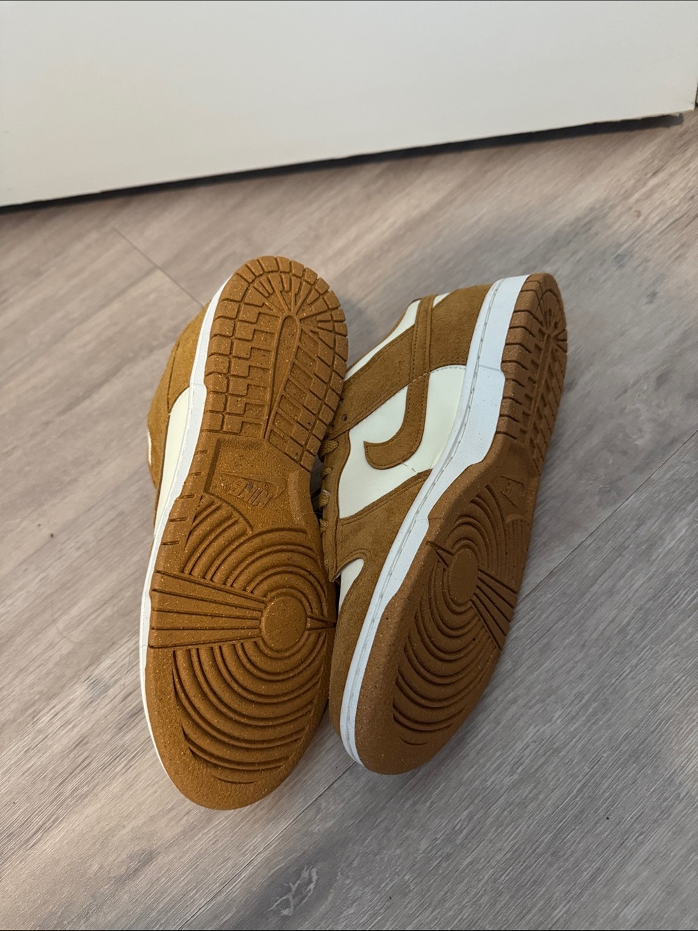 Nike Dunk Low Sneakers in Tan and Cream women’s 9 - Picture 5 of 5